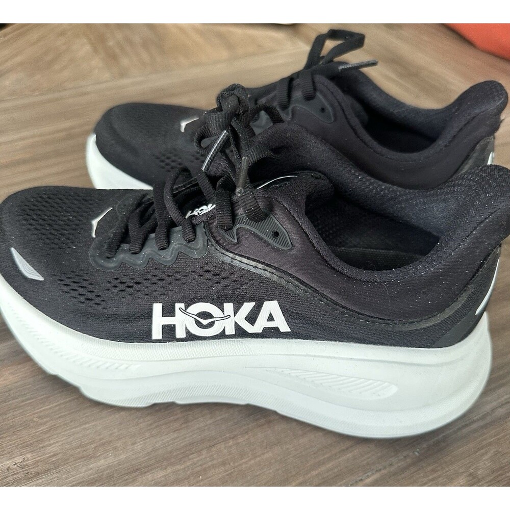 Hoka One One Bondi 9 Women's Running Shoes Size 6.5 Wide Black/White NWOT